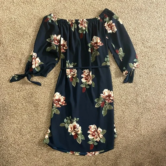 Rue21 Navy Floral Dress - Picture 2 of 3